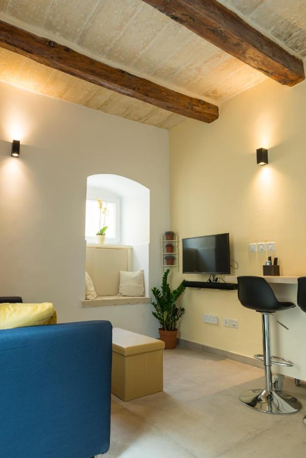 Authentic Gf Apartment With Terrace At The 3 Cities Marina Cospicua Exterior foto