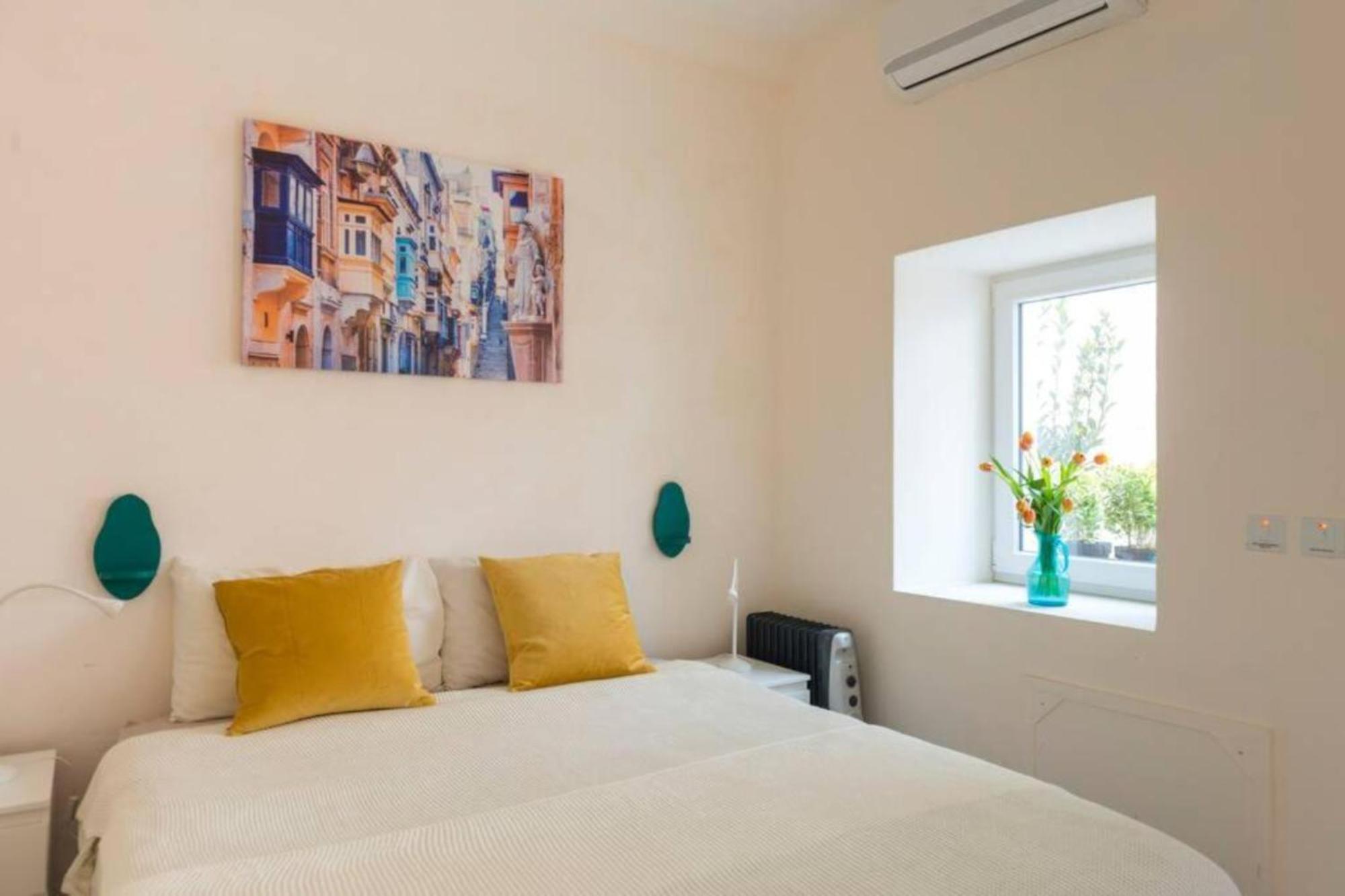 Authentic Gf Apartment With Terrace At The 3 Cities Marina Cospicua Exterior foto