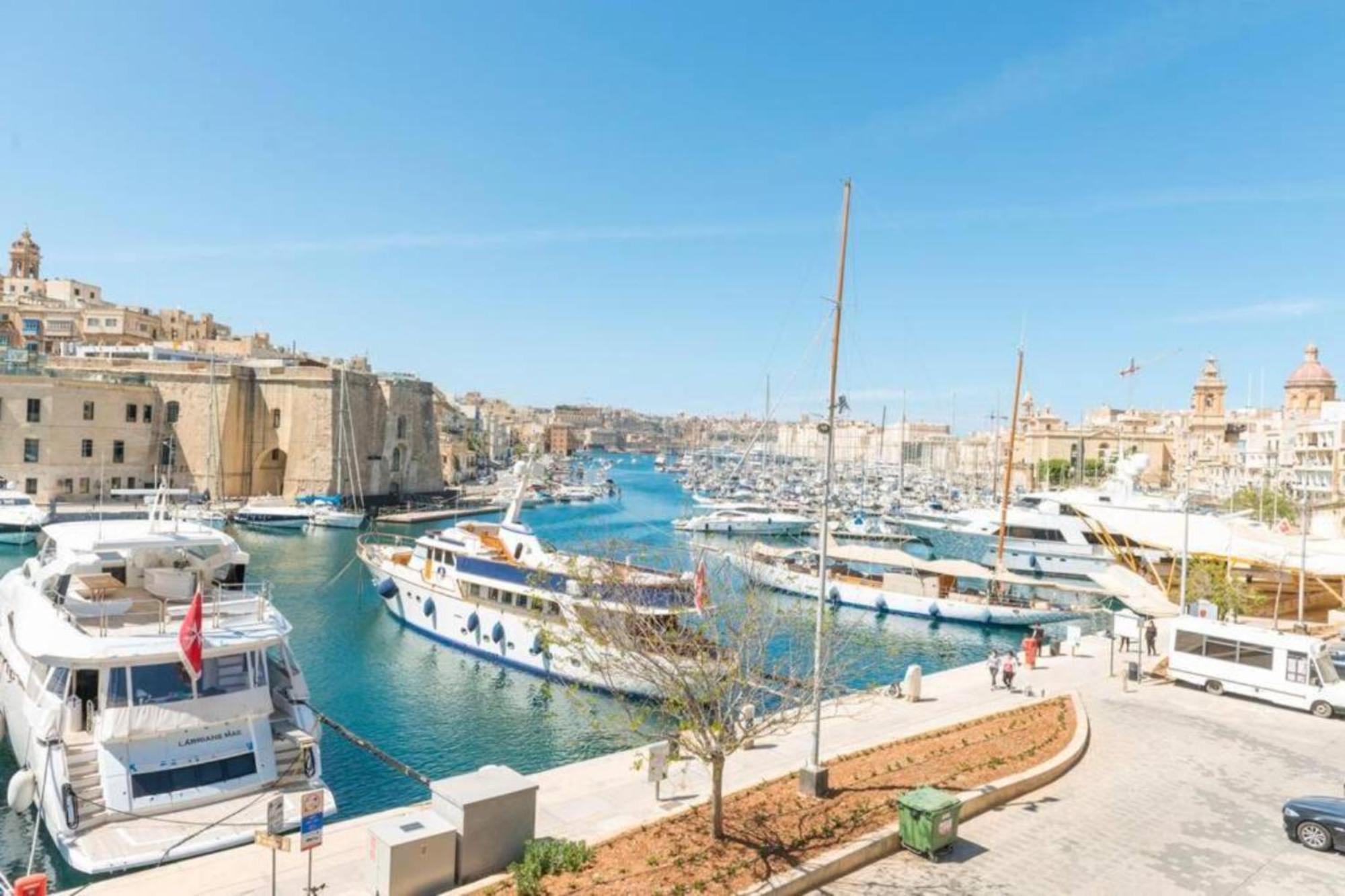 Authentic Gf Apartment With Terrace At The 3 Cities Marina Cospicua Exterior foto