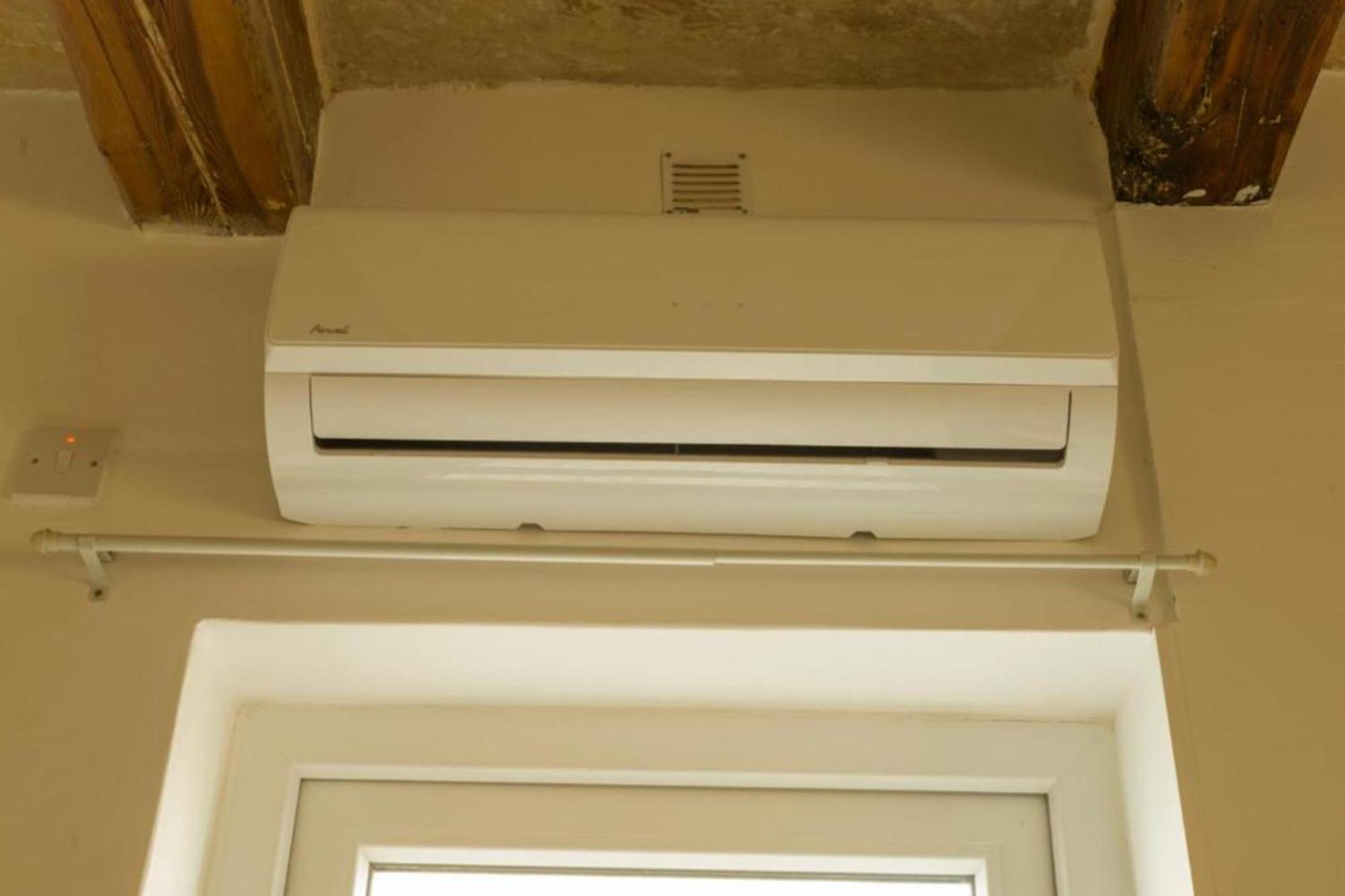 Authentic Gf Apartment With Terrace At The 3 Cities Marina Cospicua Exterior foto